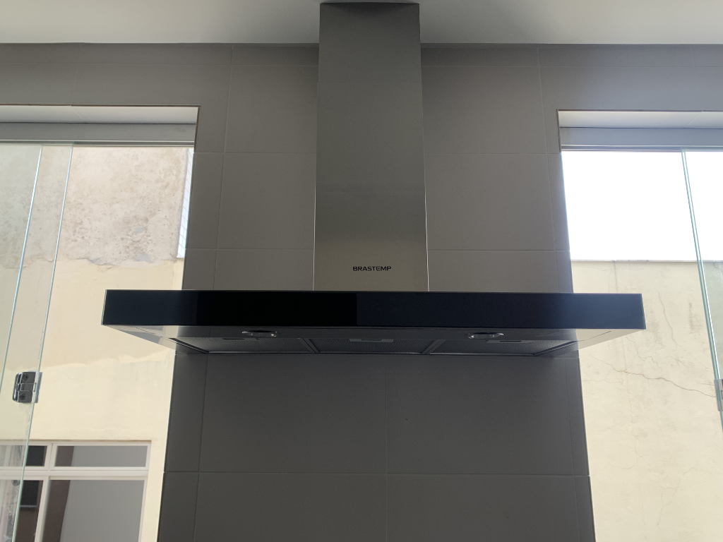 Manutenção e limpeza de coifa residencial